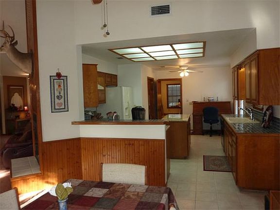 5th image of 18209 Lura Ln