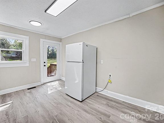 3rd image of 312 Prince St