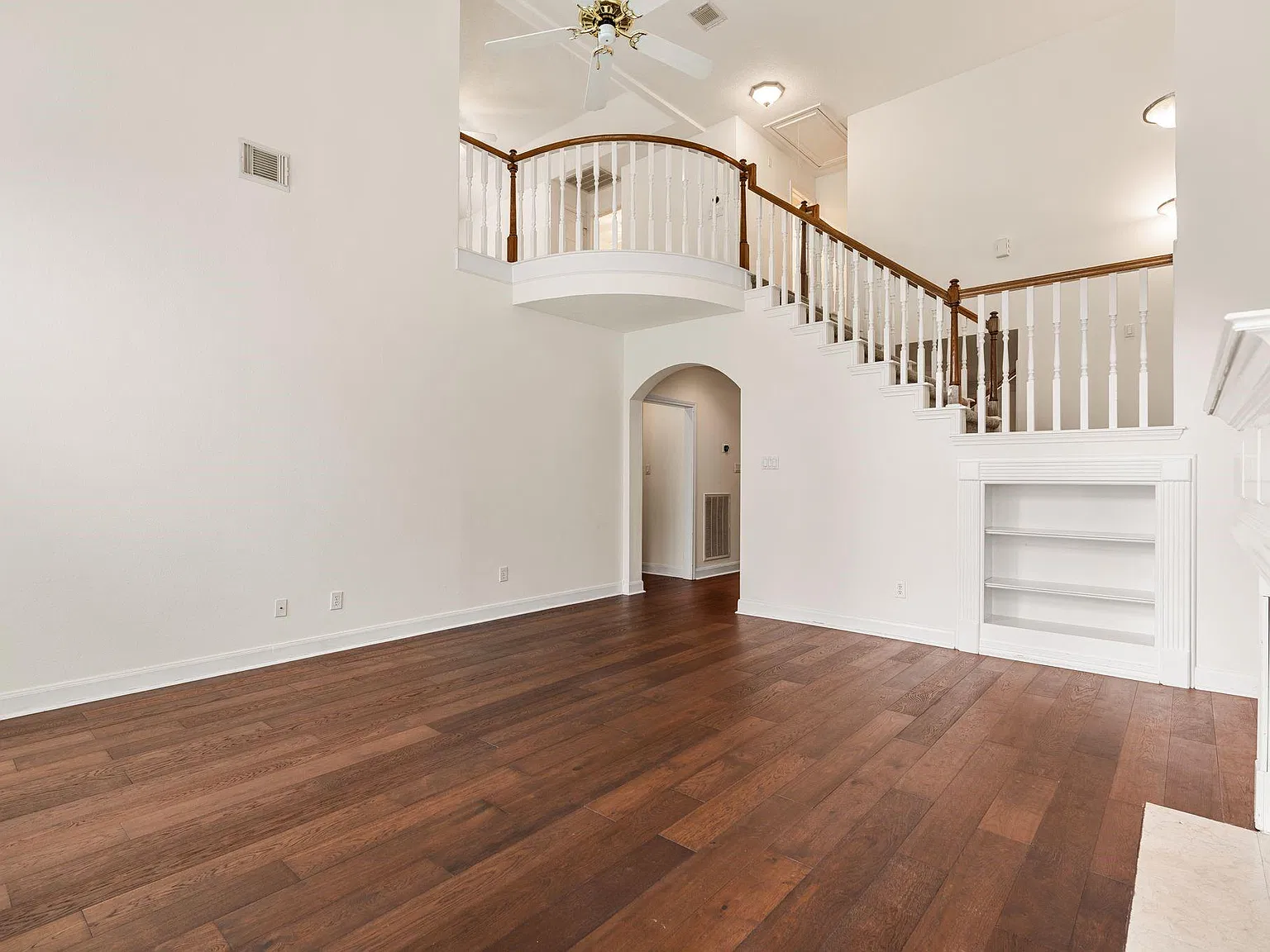 4 bed, 2.5 bath, 2582 sqft, $3,500 — Photo 4