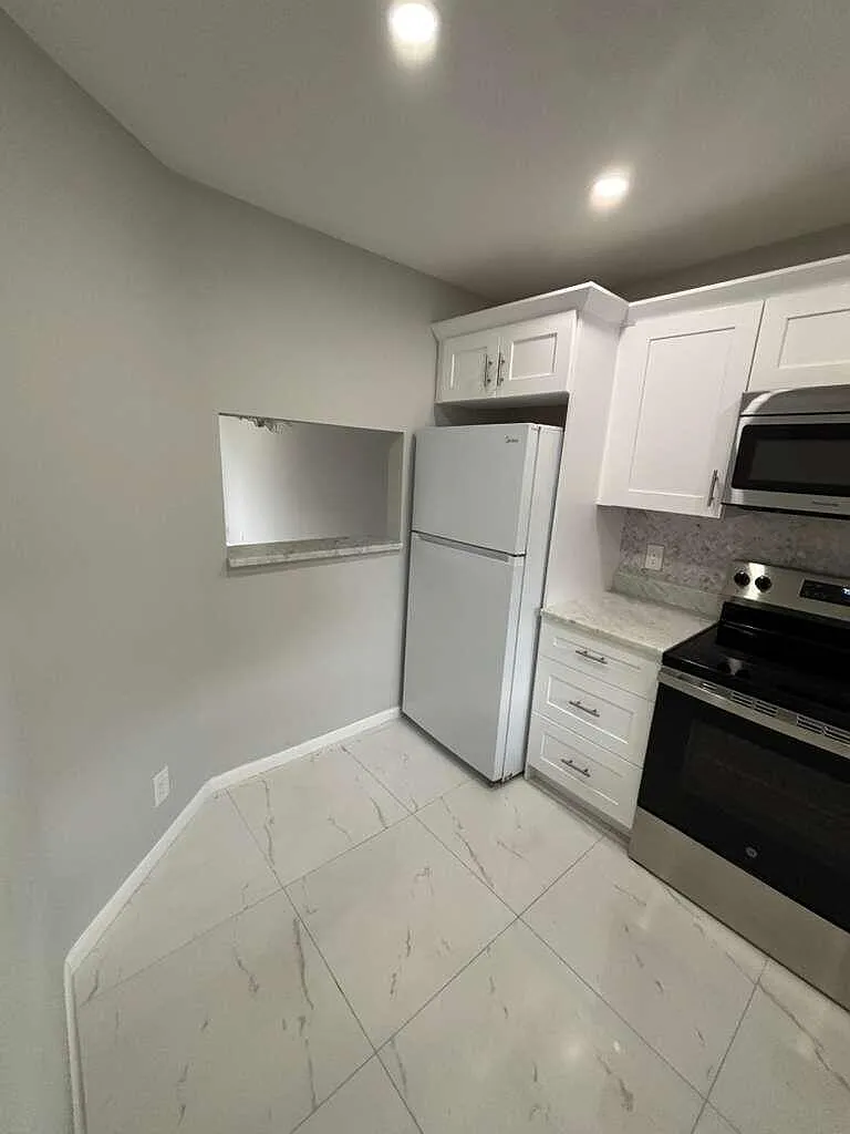2 bed, 2.0 bath, 858 sqft, $1,950 — Photo 3
