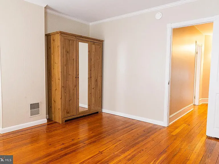 1613 Laurel St — Photo 9