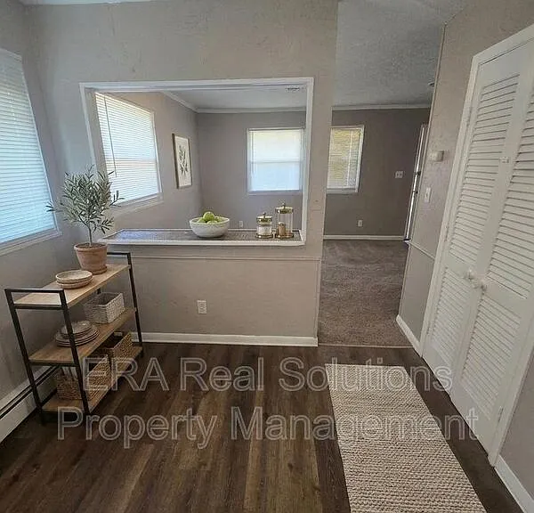 1290 Beechwood Rd — Photo 4