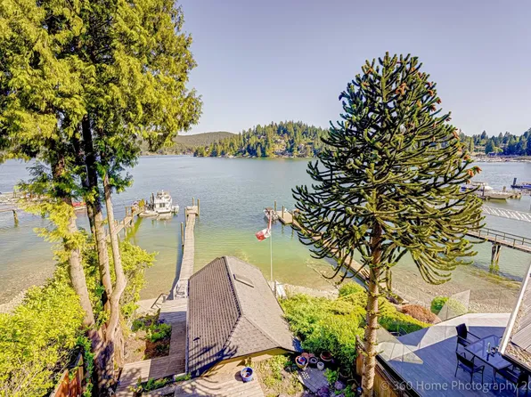 2660 Panorama Dr, North Vancouver, BC V7G 1V6