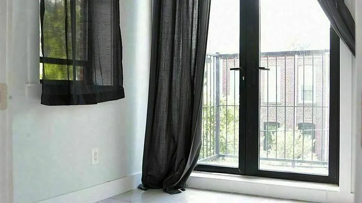 Rented by Nooklyn NYC LLC | media 18