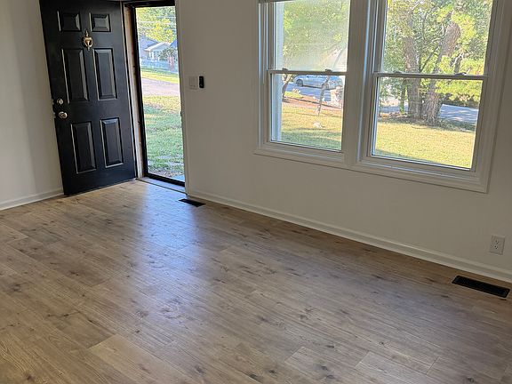 2nd image of 5407 Villa Rd