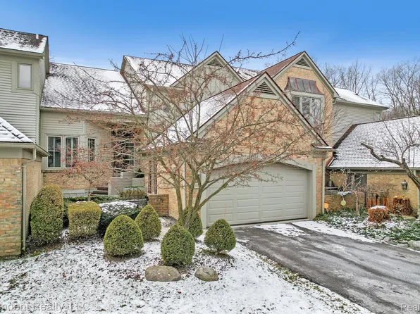 37432 Legends Trail Dr #7, Farmington, MI 48331