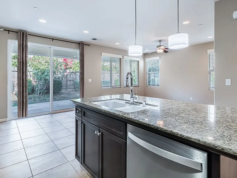 3475 Bellaire Ave — Photo 25