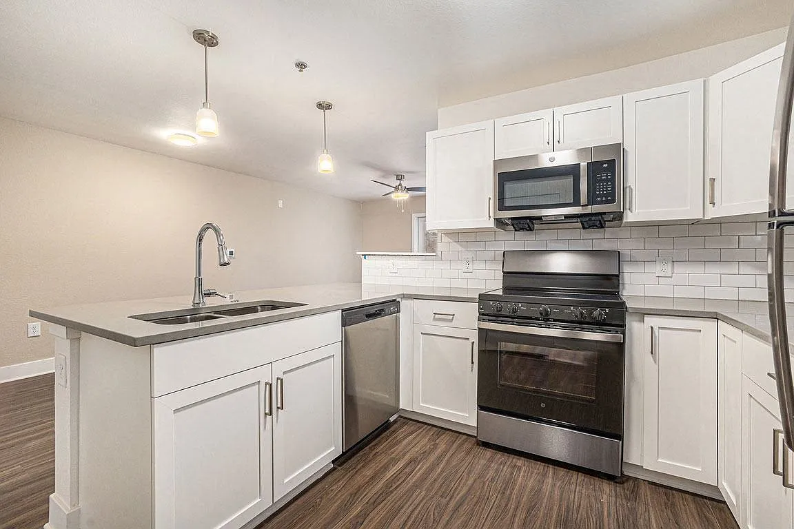 Stoney Pointe Apartment Homes — Photo 3