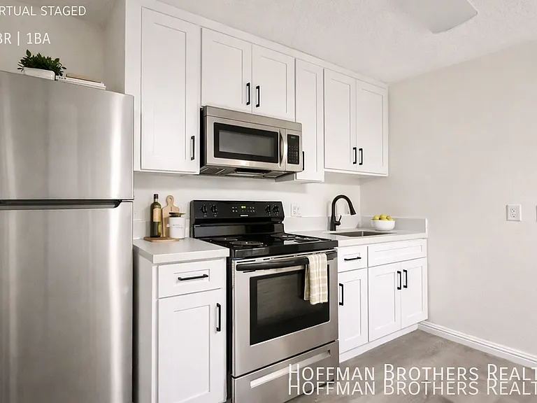 13059 Oxnard St #104 — Photo 2