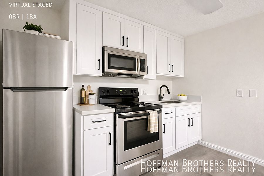 2nd image of 13059 Oxnard St APT 104