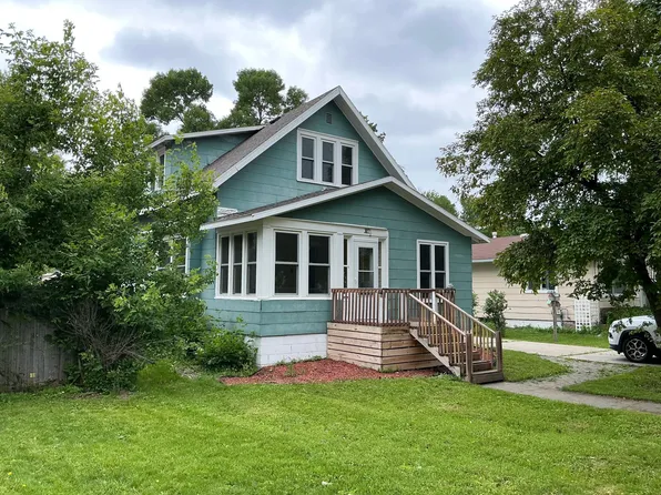 307 11th St NW, Willmar, MN 56201