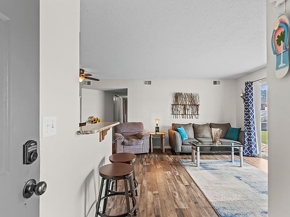 3rd image of 1356 Glenns Bay Rd. #202H