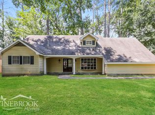 819 Timberlain Dr, Jackson, MS 39211