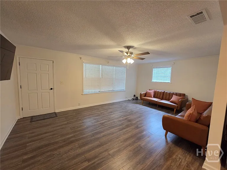408 Salter St #A — Photo 13