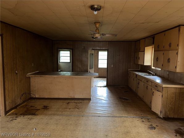 56 W Magazine St, Booneville, AR 72927