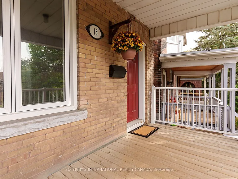 15 Indian Road Cres #UPPER — Photo 2
