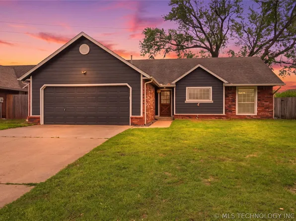 8806 E 135th St S, Bixby, OK 74008