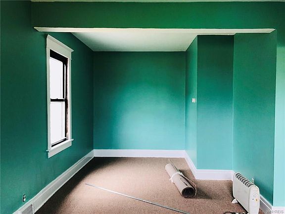 5th image of 137 Edison Ave