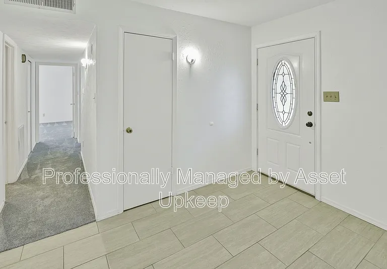 1306 Clearview Dr — Photo 4