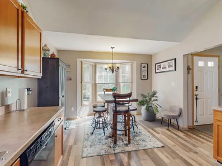 6608 Rockview Way — Photo 6