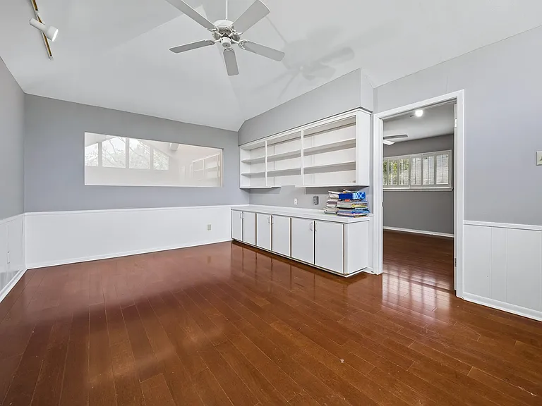 5219 Loch Lomond Dr — Photo 23