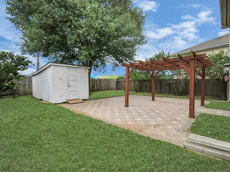 3919 Rolling Springs Ln — Photo 4