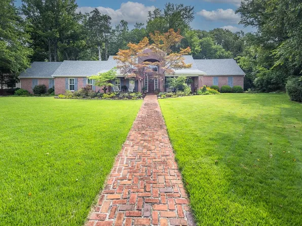 3690 Saint Philip Dr, Bartlett, TN 38133