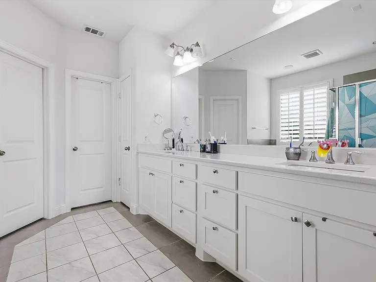 5000 Cyndur Dr — Photo 20