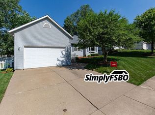 4412 N Thornwood Ave, Davenport, IA 52806