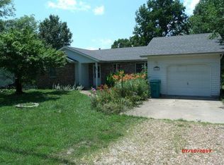 115 N Bernhardt Ave, Gerald, MO 63037