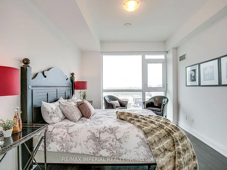 65 Speers Rd #711 — Photo 17