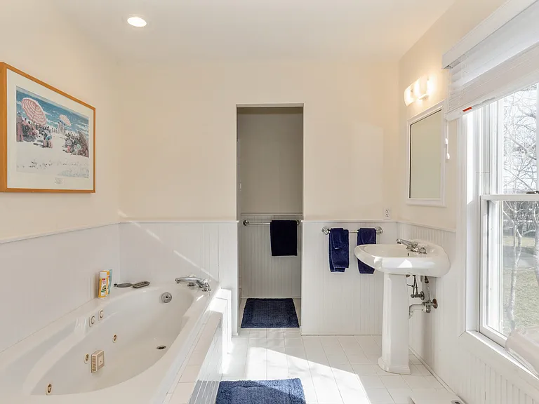 880 Lumber Ln — Photo 15