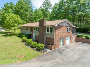 725 Baird Cove Rd, Franklin, NC 28734