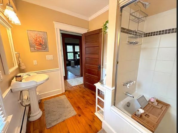 7272 Ontario Center Rd