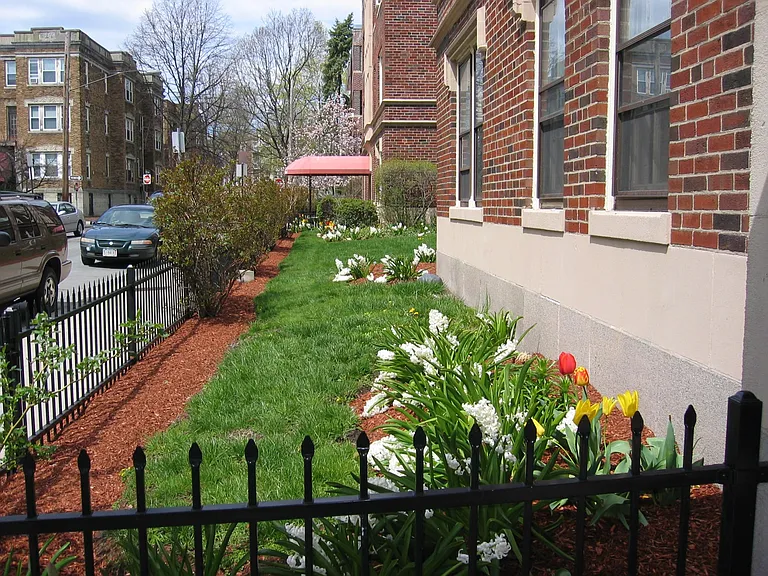 85 Strathmore — Photo 17