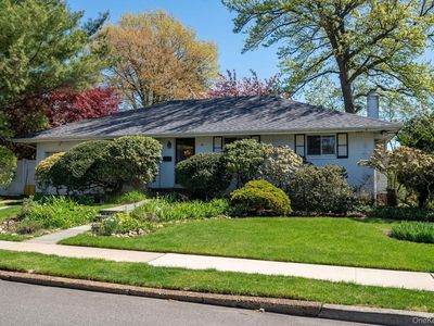 39 Deer Path Lane, Syosset, NY, 11791