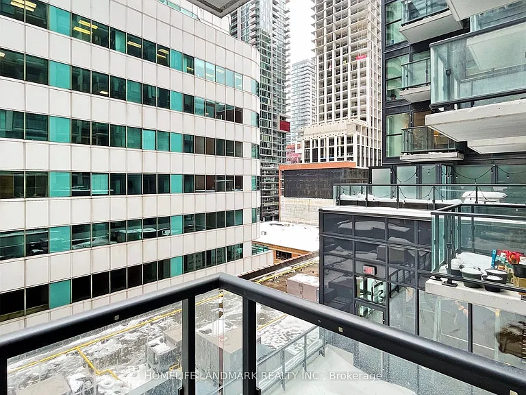 87 Peter St #617 — Photo 33