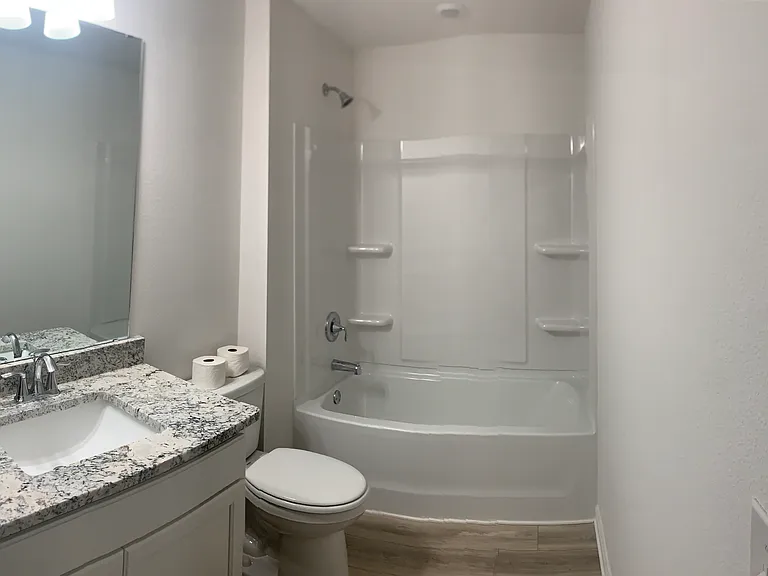 421 Oak Glen Dr — Photo 3