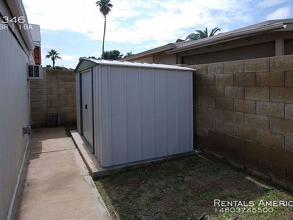 5th image of 2346 E Poinsettia Dr