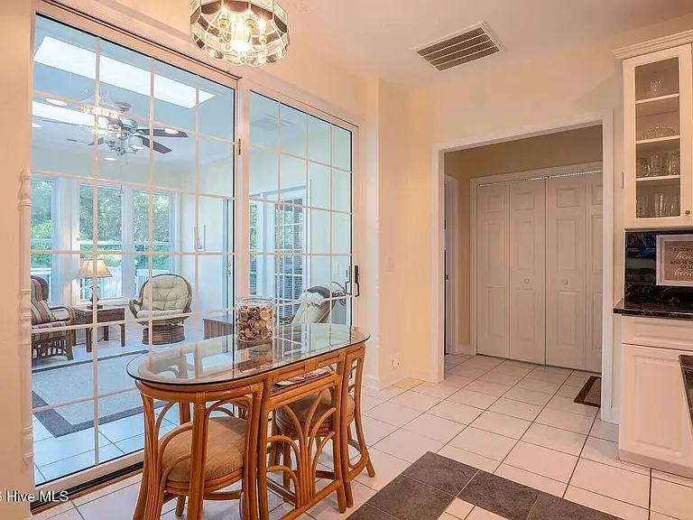 3326 Saint James Dr SE — Photo 7