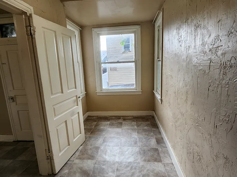 212 Chestnut St — Photo 18