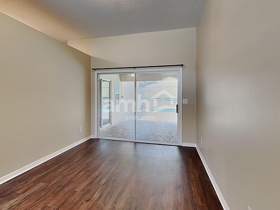5th image of 635 Cherry Laurel St