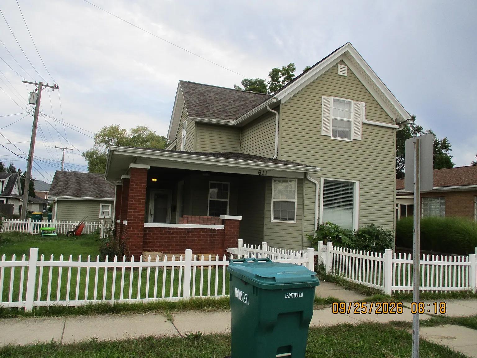 611 Liberty Dr — Photo 1