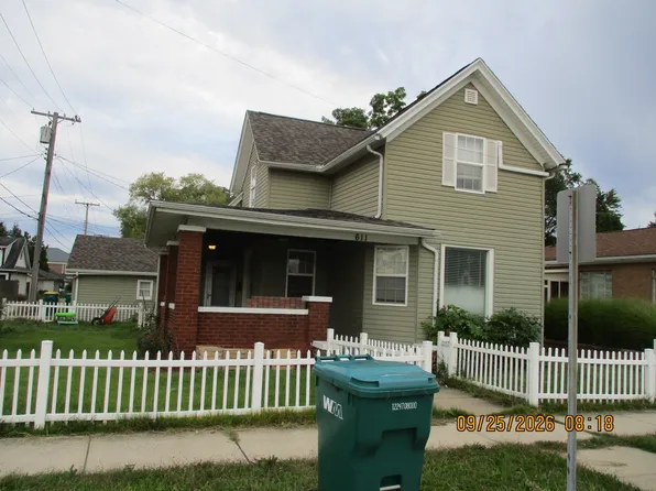 611 Liberty Dr, Mishawaka, IN 46545