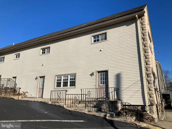 681 Easton Rd, Riegelsville, PA 18077