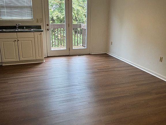 5th image of 307 Timothy Way APT 2