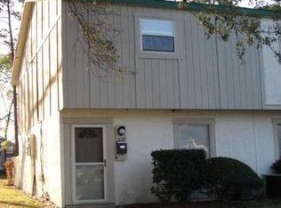 1828 Willowood Dr, Jacksonville, FL 32225