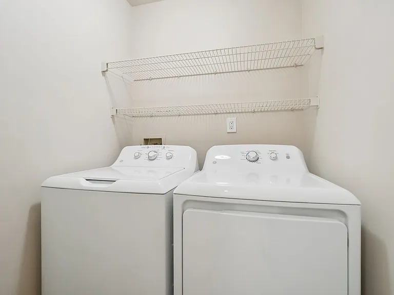 Harbour Village Apartments — Photo 6