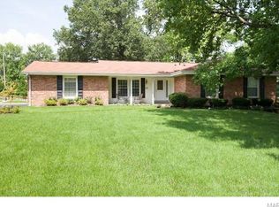 455 Hill Trail Dr, Ballwin, MO 63011