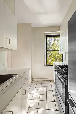 Kitchen, photo 1